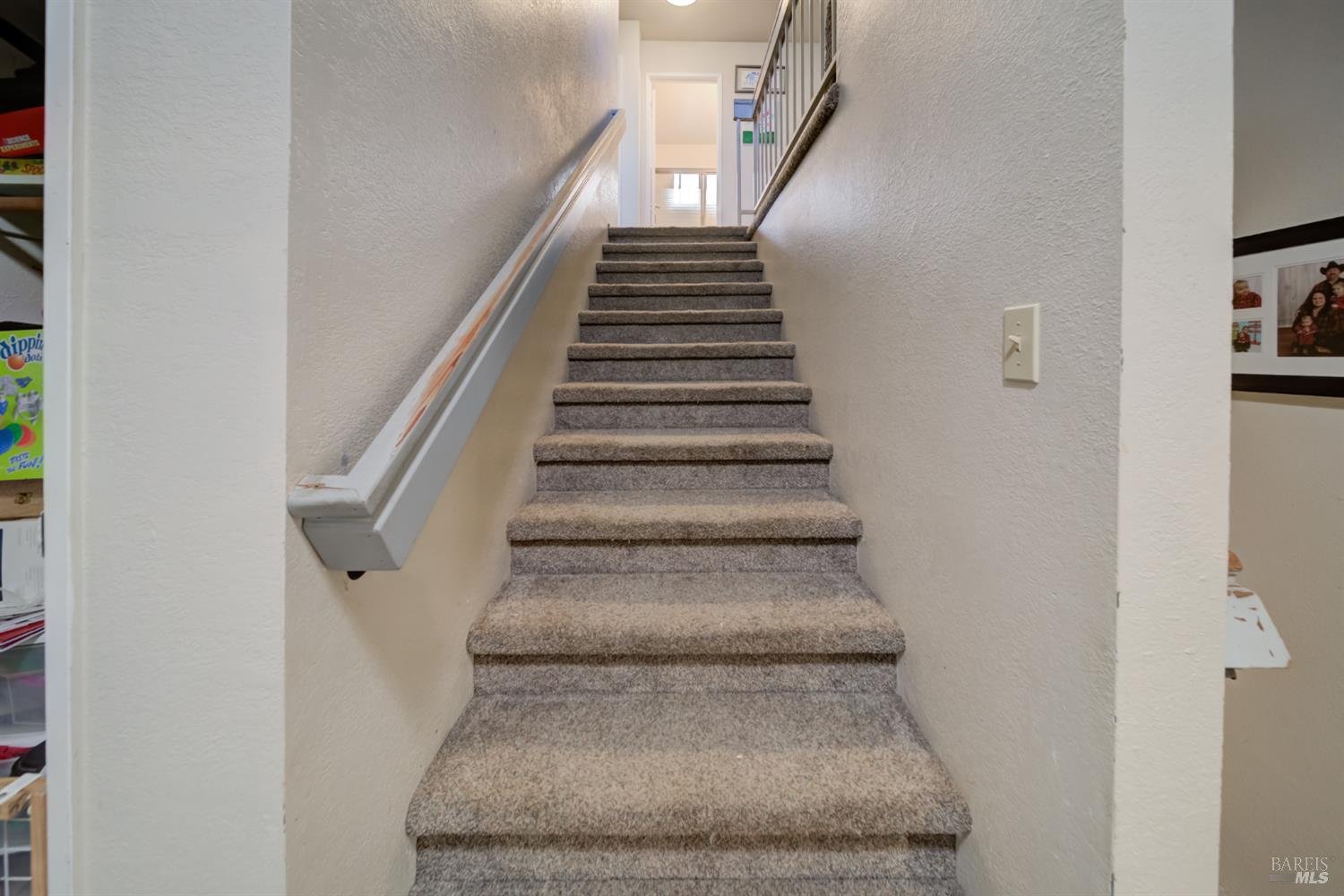 989 Suffolk Way Fairfield, CA 94533 - Photo 16 of 31 a view of entryway