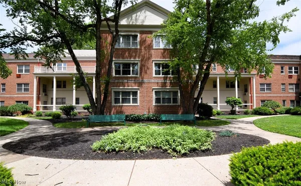 $70,000 | 15825 Van Aken Boulevard, Unit 304W, Shaker Heights, OH 44120