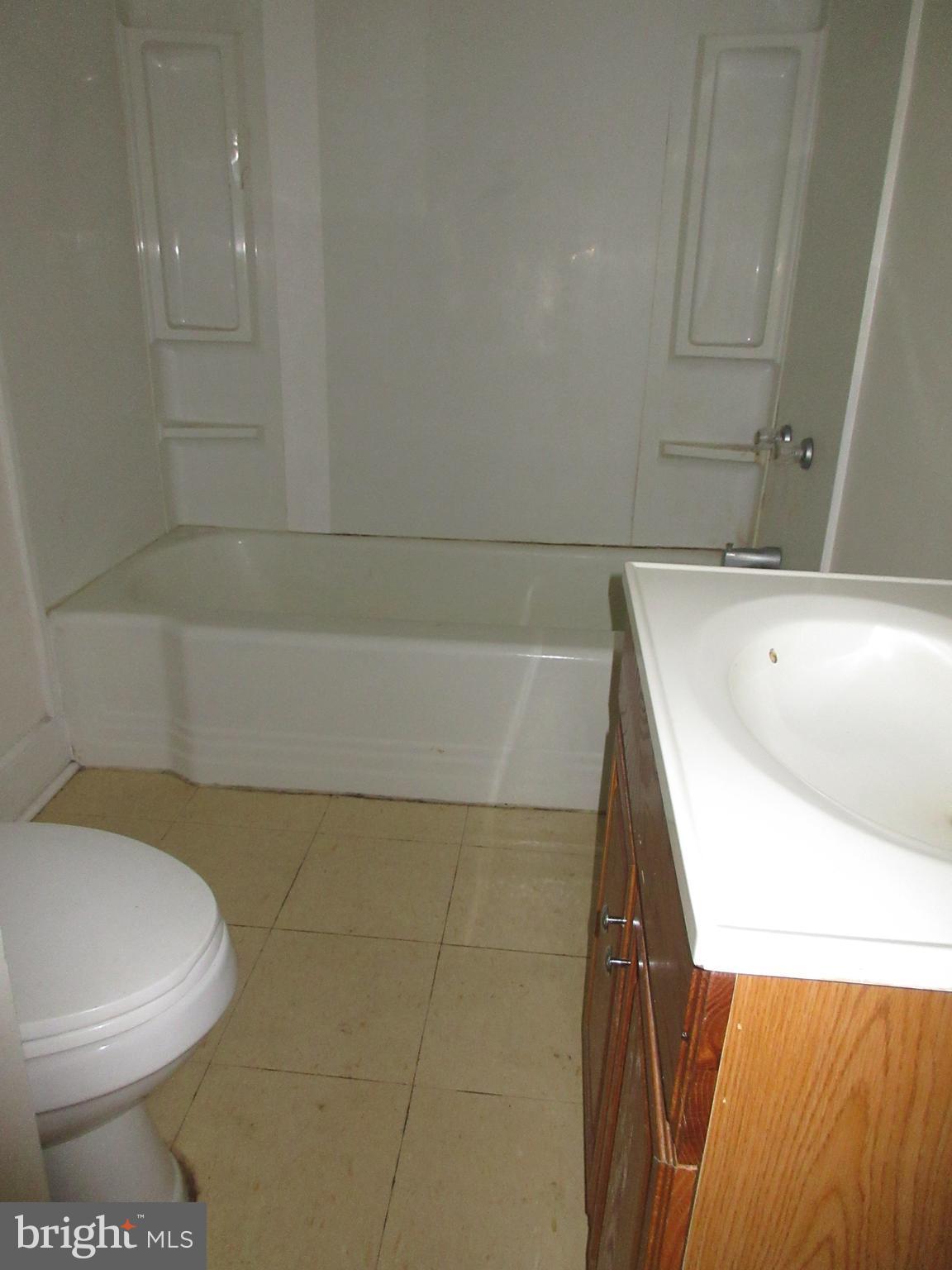 2147 Horns Point Road Cambridge, MD 21613 - Photo 6 of 10 Bath