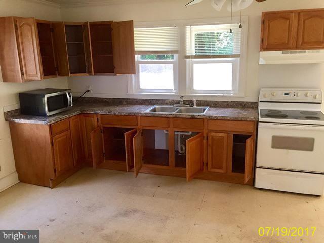 2147 Horns Point Road Cambridge, MD 21613 - Photo 7 of 10 Kitchen