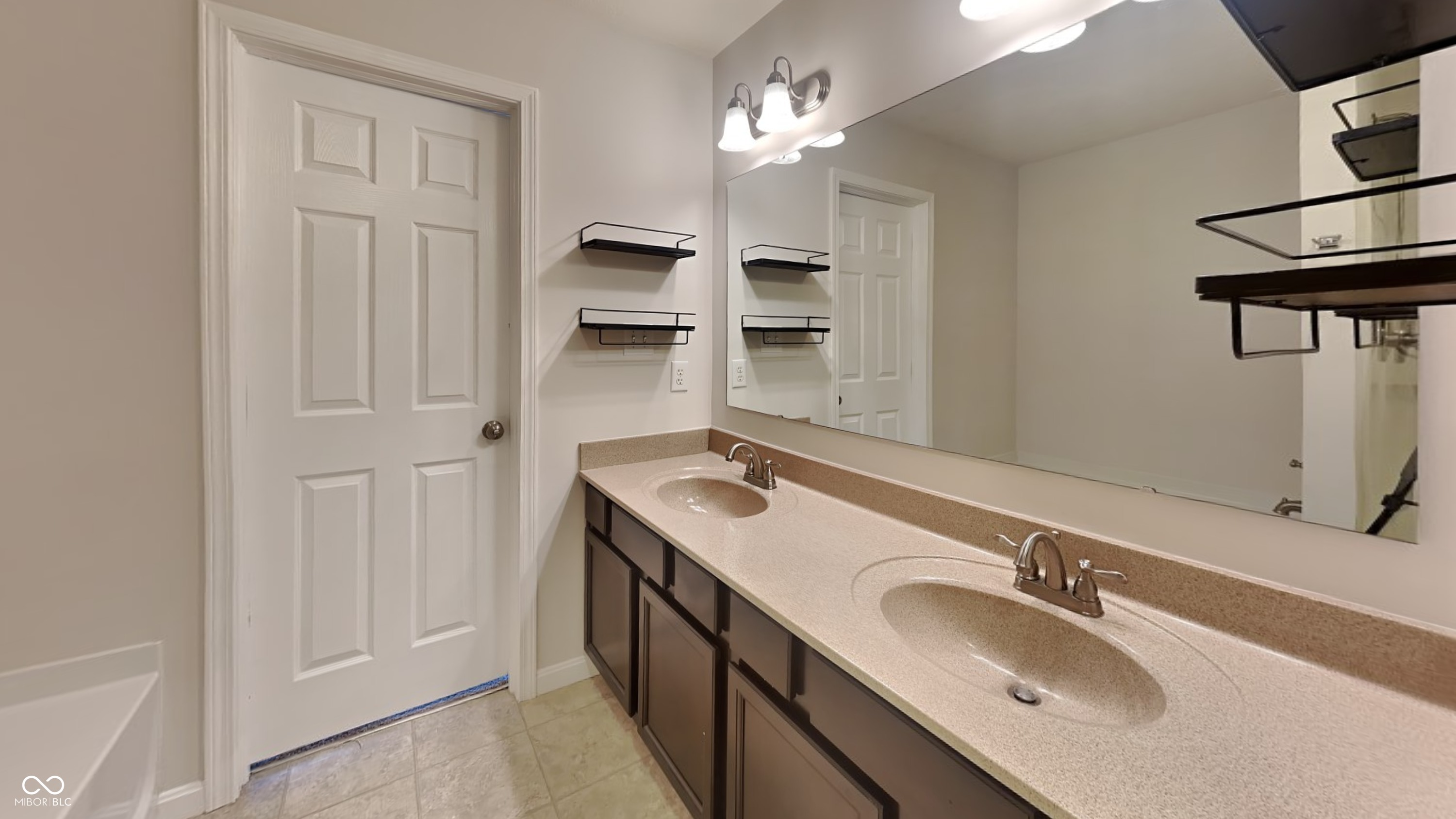 2580 Cabin Hill Road Indianapolis, IN 46229 - Photo 18 of 23 Gallery Image 18