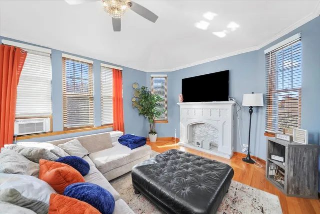 $199,999 | 10909 South Longwood Drive, Unit 3, Chicago, IL 60643