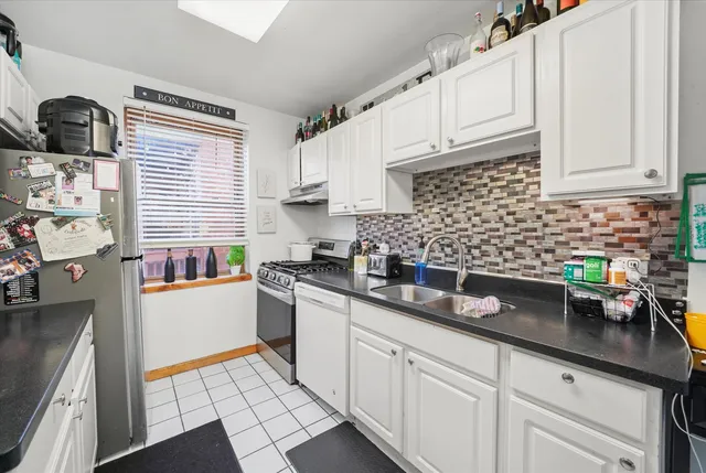 $199,999 | 10909 South Longwood Drive, Unit 3, Chicago, IL 60643