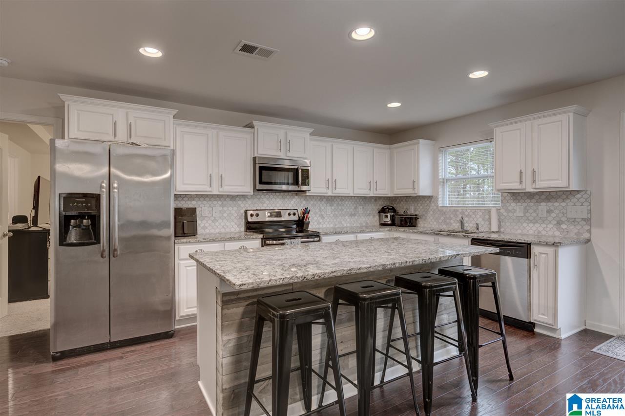 190 Sarah Way Kimberly, AL 35091 - Photo 4 of 22