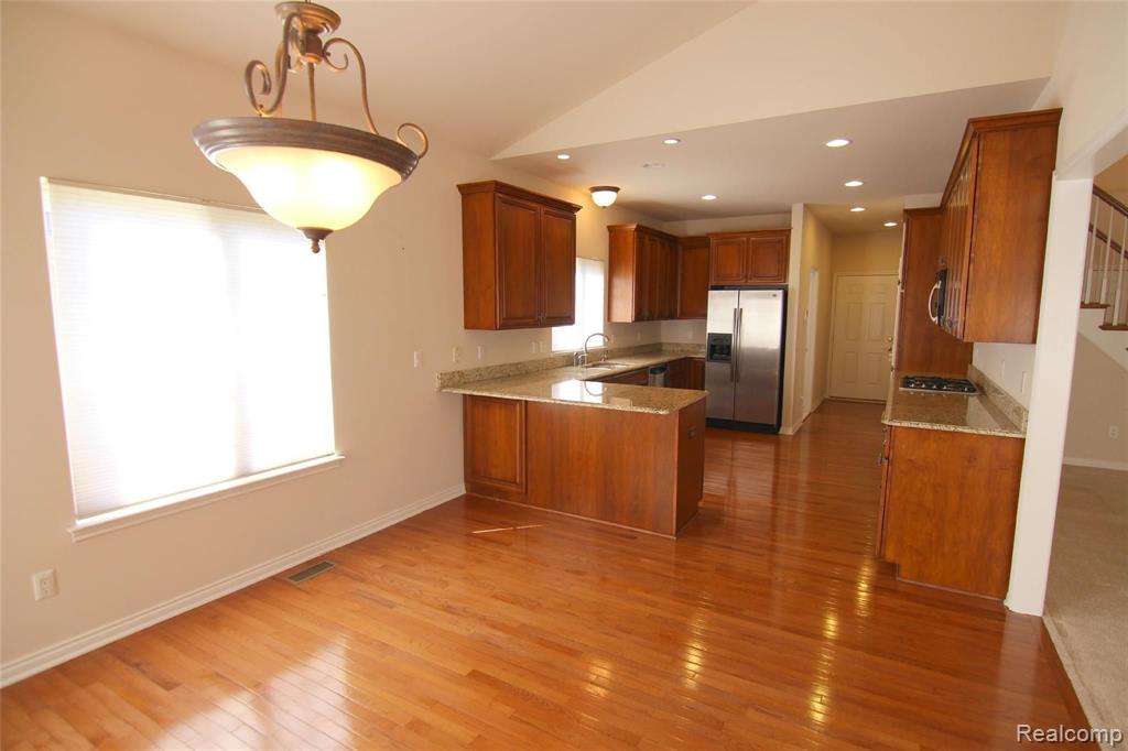2646 Ridgecrest Drive Utica, MI 48316 - Photo 11 of 25