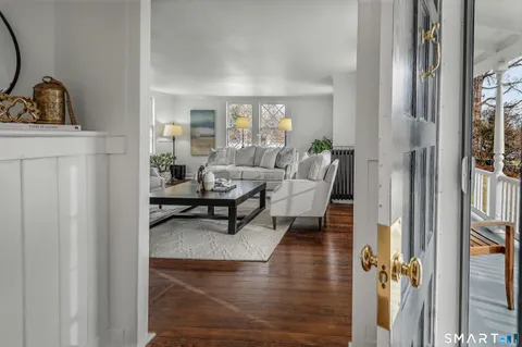 $1,800,000 | 371 Wilton Road West, Ridgefield, CT 06877