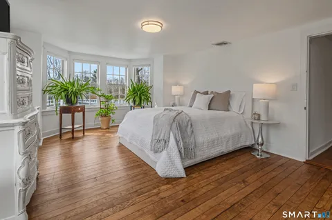 $1,800,000 | 371 Wilton Road West, Ridgefield, CT 06877