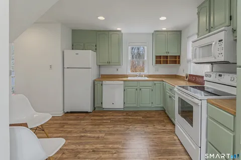 $1,800,000 | 371 Wilton Road West, Ridgefield, CT 06877