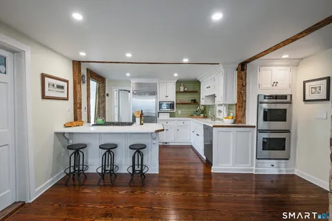 $1,800,000 | 371 Wilton Road West, Ridgefield, CT 06877