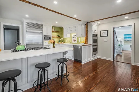 $1,800,000 | 371 Wilton Road West, Ridgefield, CT 06877