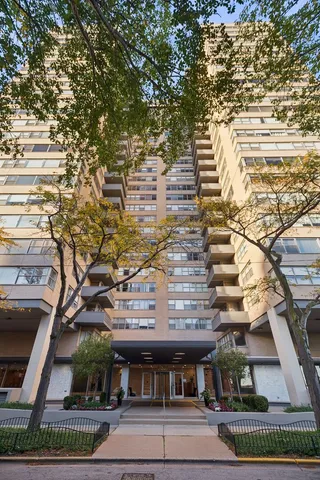 $160,000 | 6301 North Sheridan Road, Unit 6K, Chicago, IL 60660