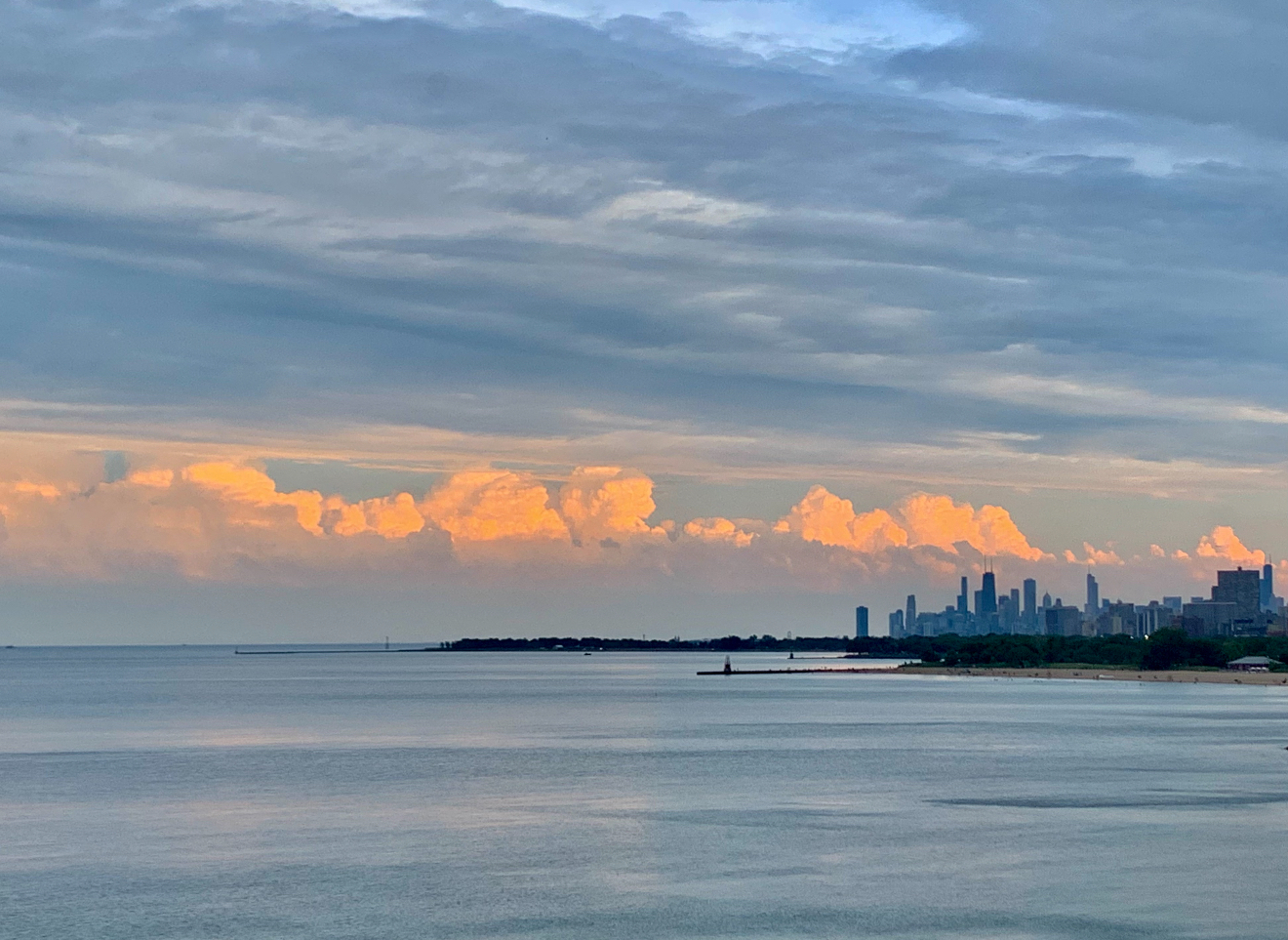 6301 North Sheridan Road, Unit 6K Chicago, IL 60660 - Photo 21 of 21 a view of large trees and sky view
