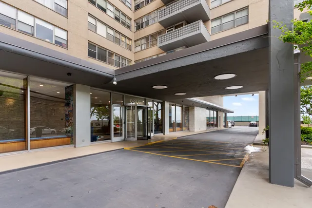 $160,000 | 6301 North Sheridan Road, Unit 6K, Chicago, IL 60660