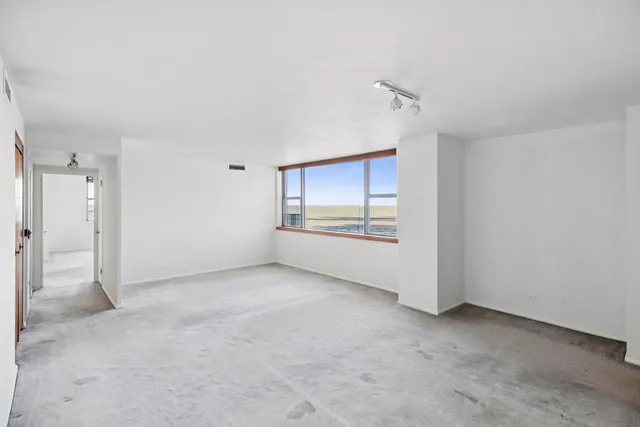 $160,000 | 6301 North Sheridan Road, Unit 6K, Chicago, IL 60660