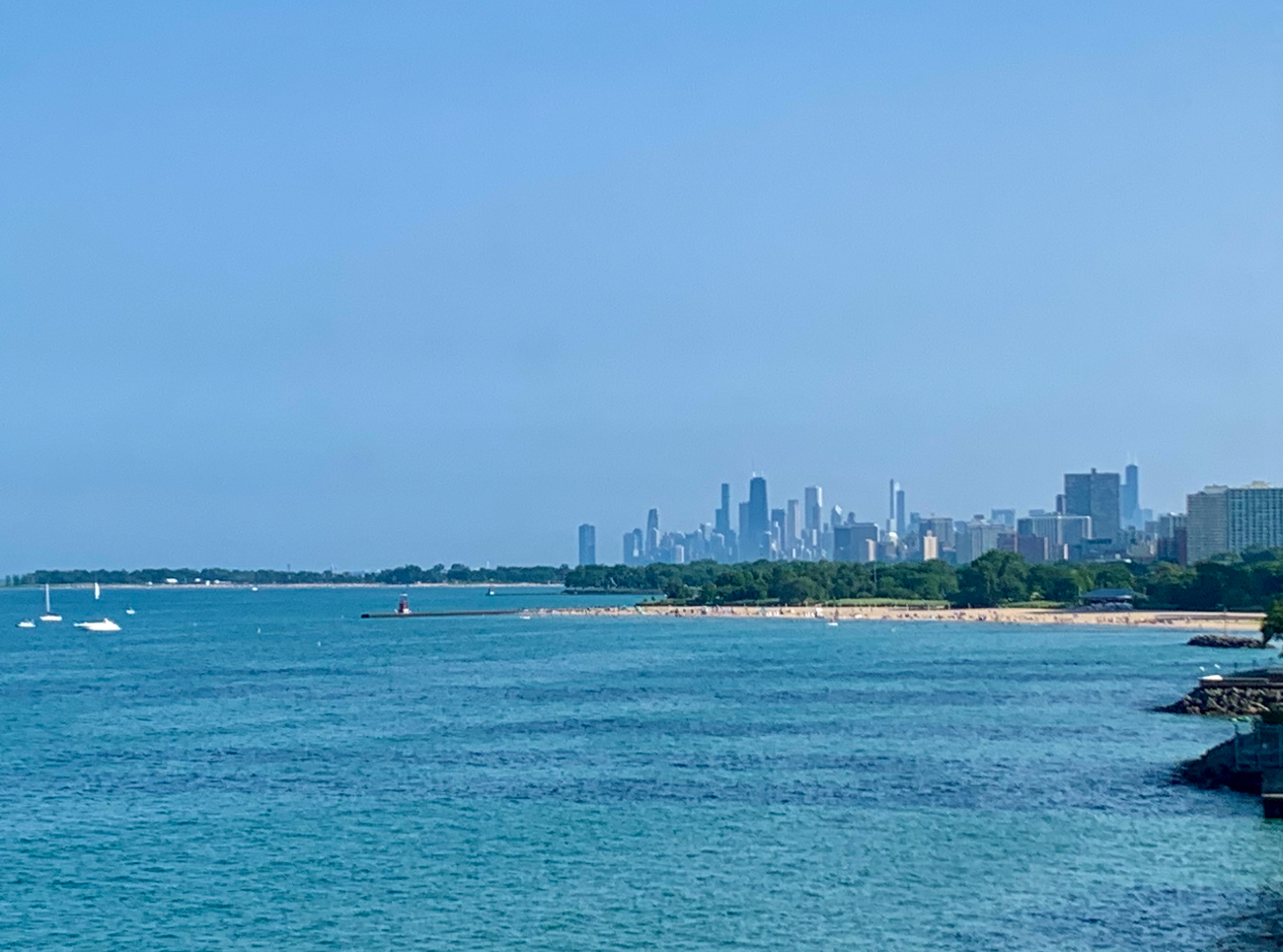 6301 North Sheridan Road, Unit 6K Chicago, IL 60660 - Photo 9 of 21 a view of a field with an ocean view