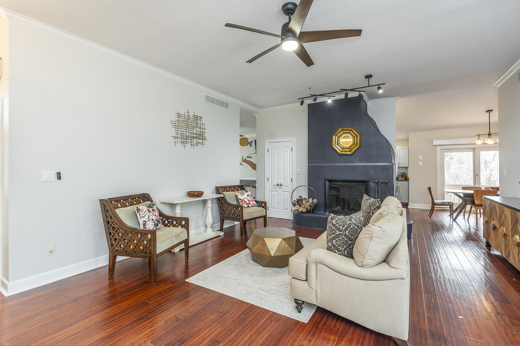 2104 Palomar Court Lexington, KY 40513 - Photo 8 of 69 Living Room