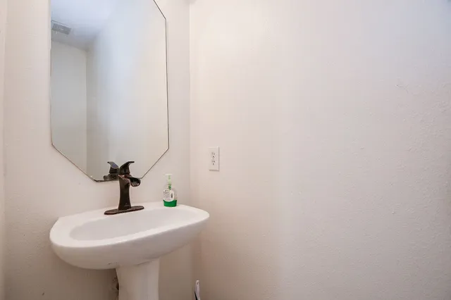 $2,900 | 9641 Weldridge Drive, Sugar Land, TX 77498