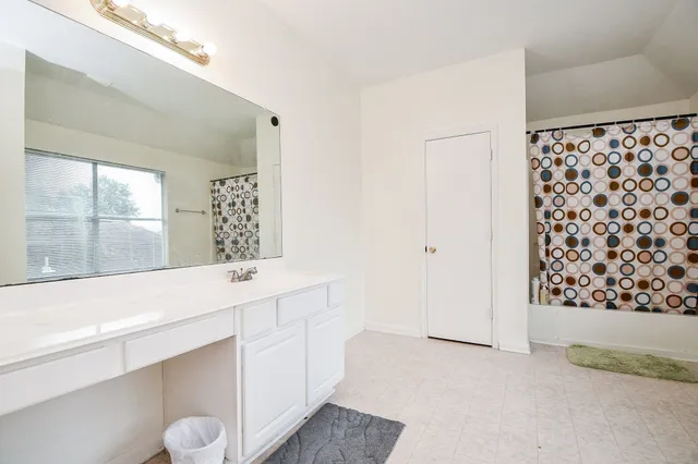 $2,900 | 9641 Weldridge Drive, Sugar Land, TX 77498