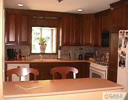 12 Richard Road East Brunswick, NJ 08816 - Photo 3 of 8 Gallery Image 3