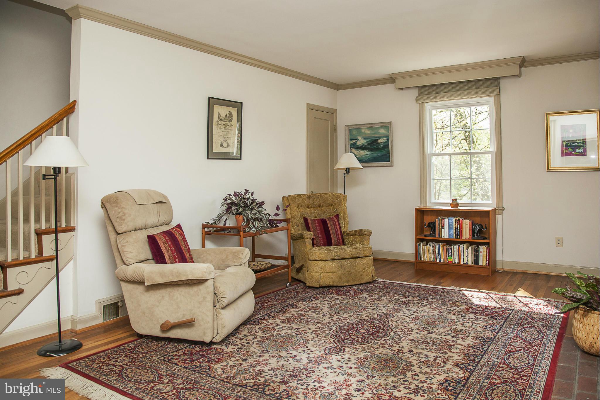 310 Penwood Road Silver Spring, MD 20901 - Photo 2 of 18 Living Room