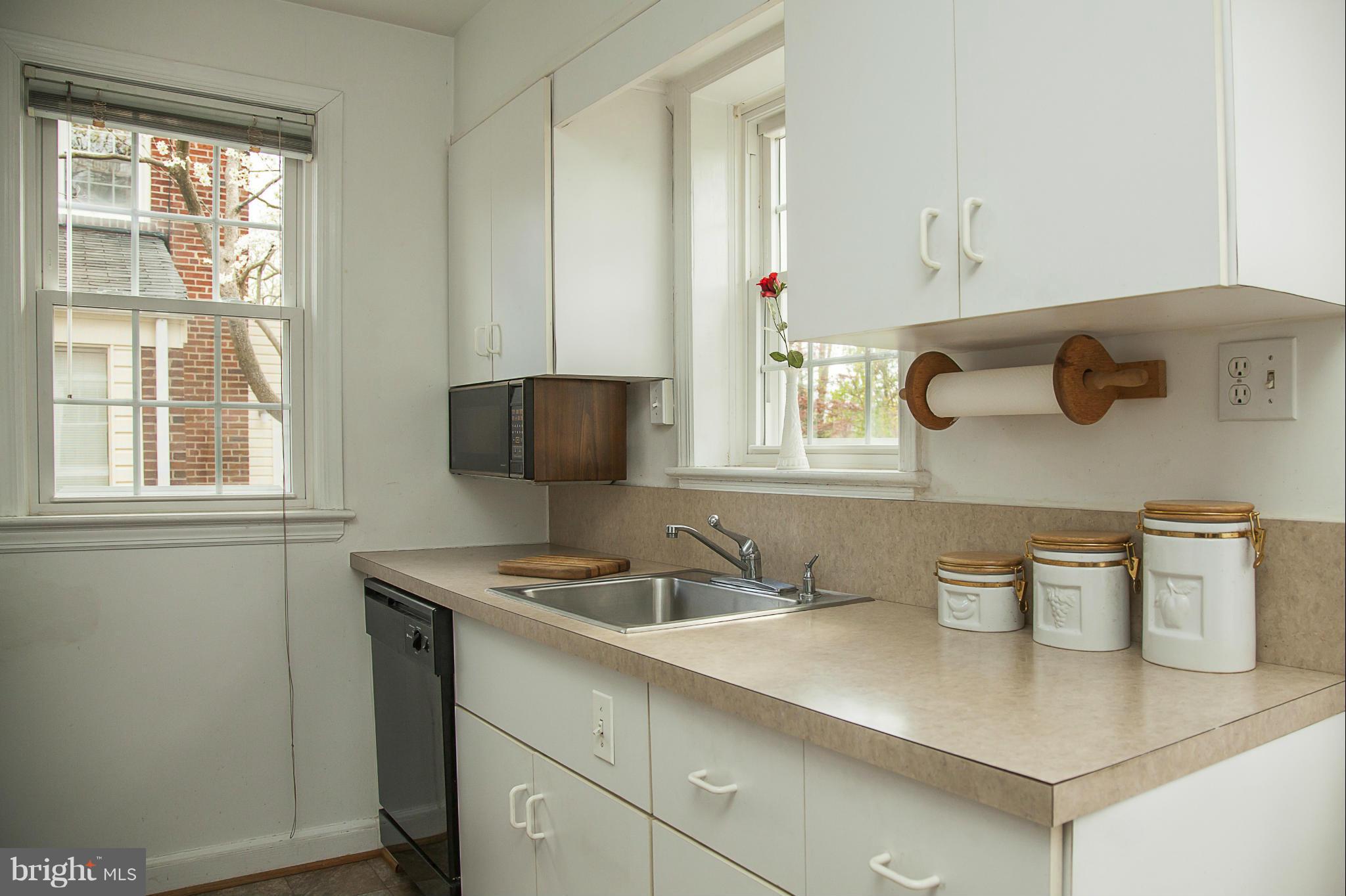 310 Penwood Road Silver Spring, MD 20901 - Photo 4 of 18 Kitchen