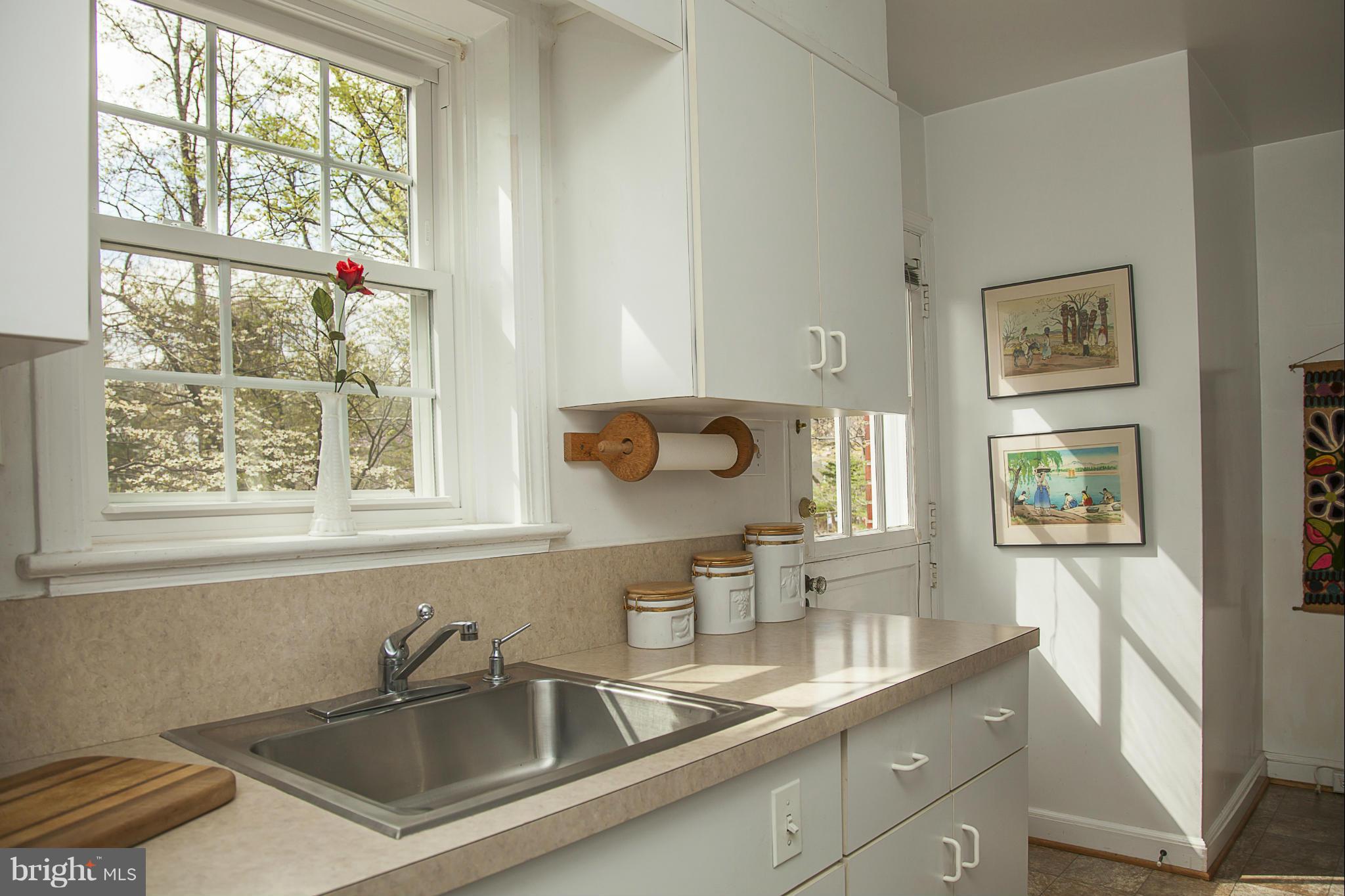 310 Penwood Road Silver Spring, MD 20901 - Photo 6 of 18 Kitchen
