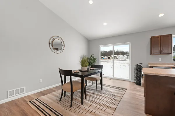 $424,900 | 2662 Lawrence Lane, Neenah, WI 54956