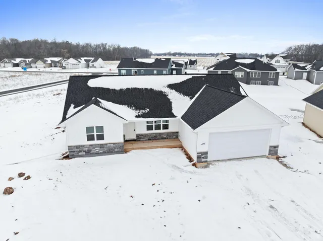 $424,900 | 2662 Lawrence Lane, Neenah, WI 54956