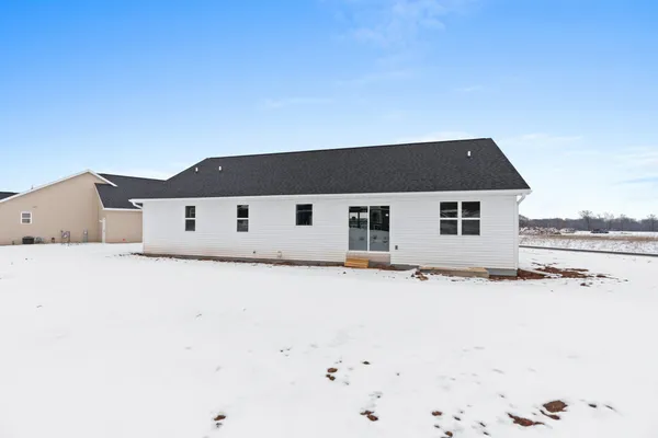 $424,900 | 2662 Lawrence Lane, Neenah, WI 54956