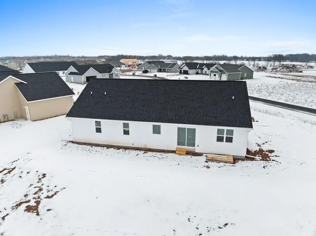 $424,900 | 2662 Lawrence Lane, Neenah, WI 54956