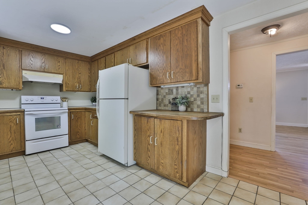 21 Westerly Street, Unit 3 Wellesley, MA 02482 - Photo 12 of 41