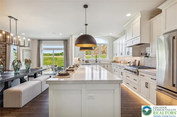 $799,990 | 5403 Red Oak Drive, Coopersburg, PA 18036