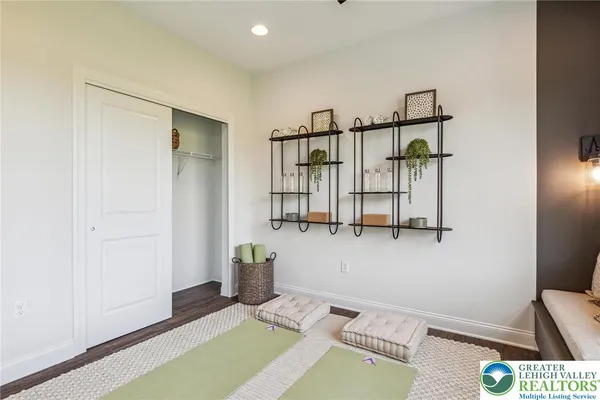$799,990 | 5403 Red Oak Drive, Coopersburg, PA 18036
