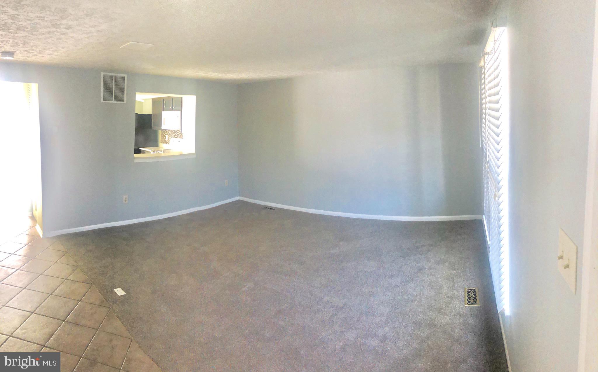 9 Greenleaf Road Baltimore, MD 21234 - Photo 2 of 24 Large Living room