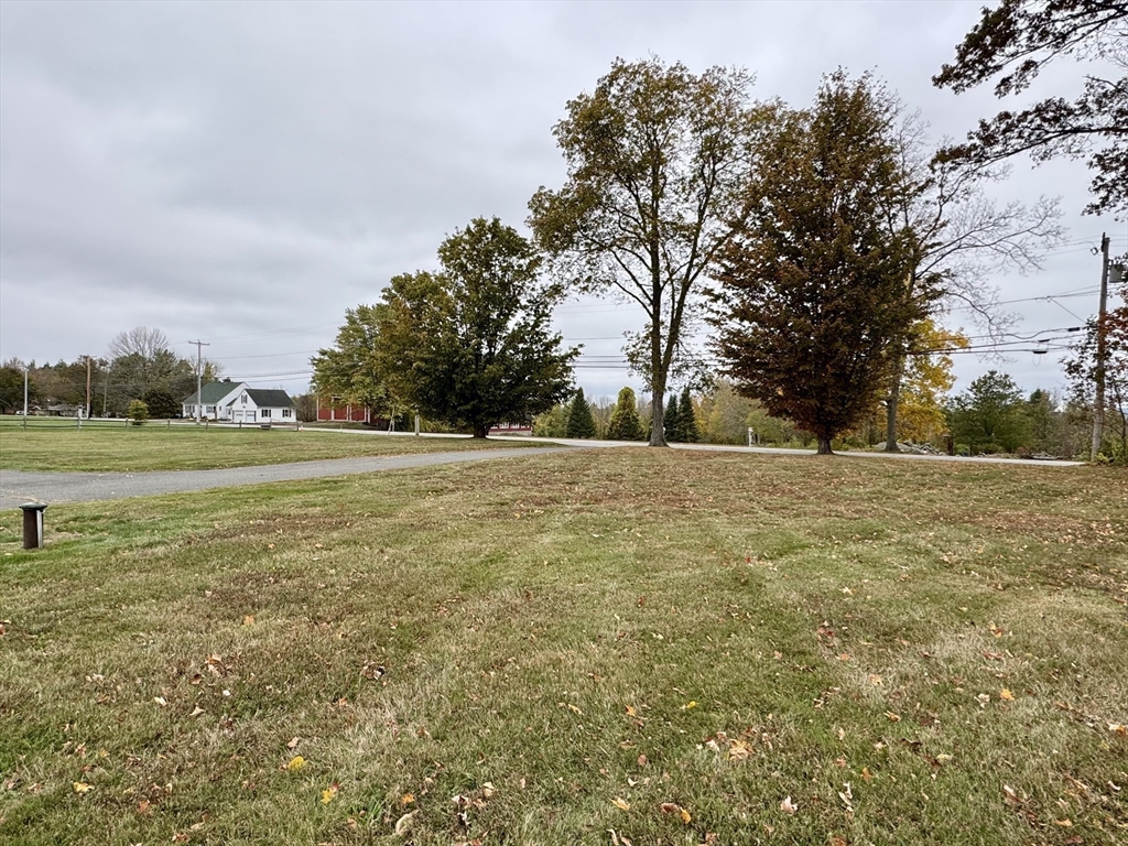 3327 Chestnut Hill Avenue Athol, MA 01331 - Photo 4 of 41