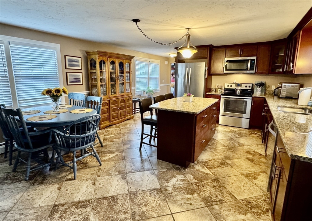 3327 Chestnut Hill Avenue Athol, MA 01331 - Photo 5 of 41