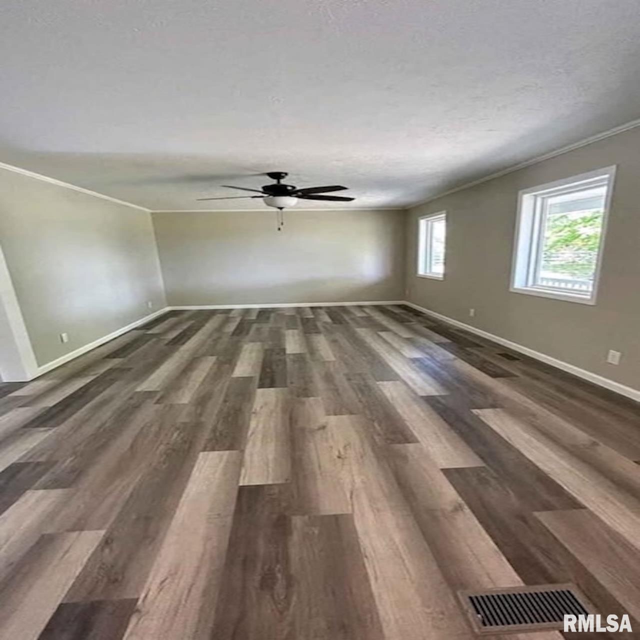 12119 Poordo Road Pittsburg, IL 62974 - Photo 5 of 30