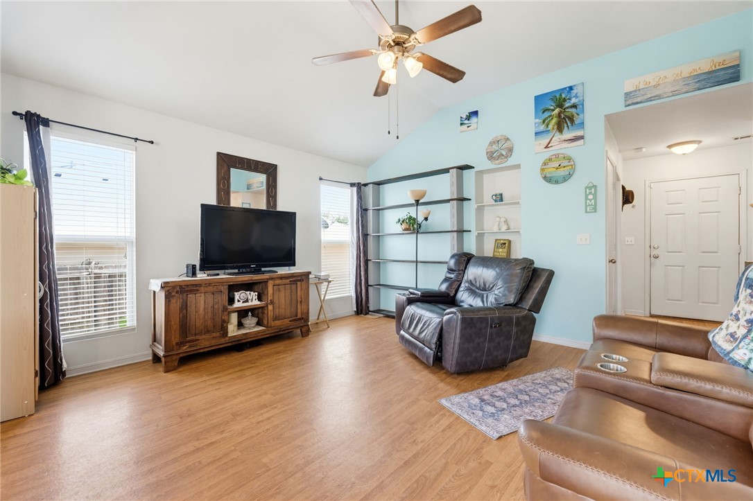 2208 Stoneham Temple, TX 76504 - Photo 8 of 24 Living area