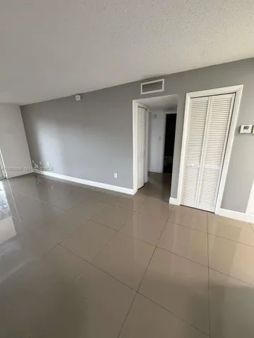 $2,000 | 6980 Northwest 186th Street, Unit 3321, Hialeah, FL 33015