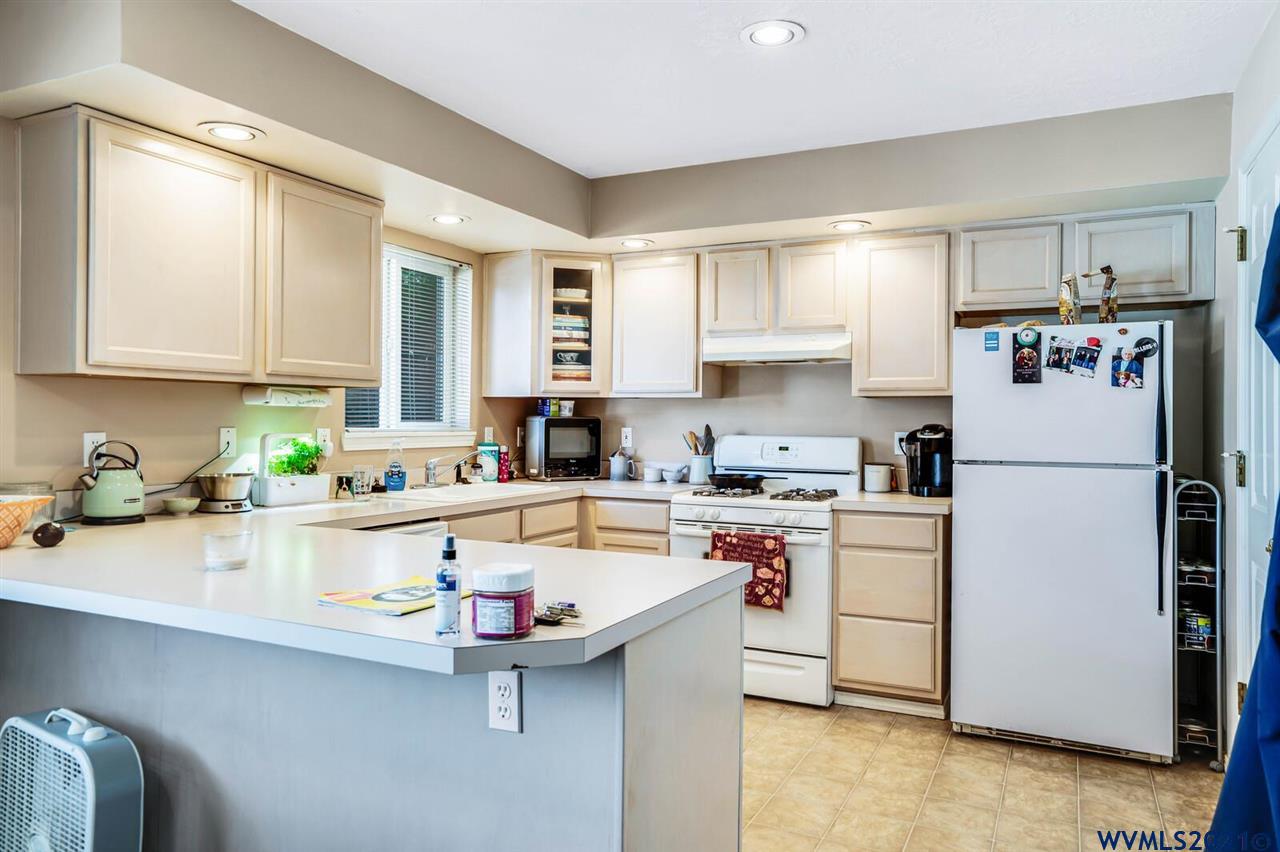 6996 Ridgetop Drive Northeast Keizer, OR 97303 - Photo 17 of 29 Gallery Image 17