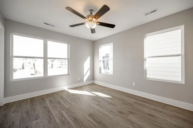 $2,095 | 2360 East 18th Street, Chattanooga, TN 37404