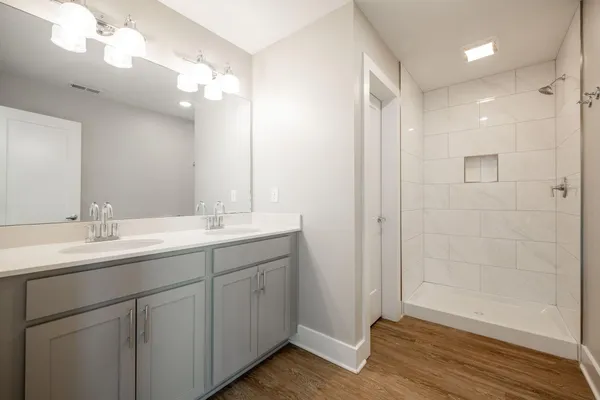$2,095 | 2360 East 18th Street, Chattanooga, TN 37404