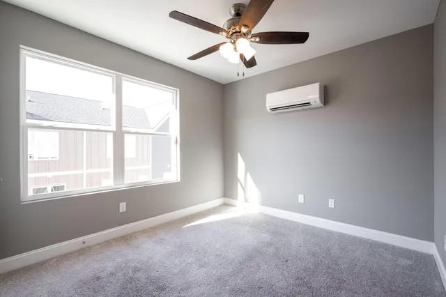 $2,095 | 2360 East 18th Street, Chattanooga, TN 37404