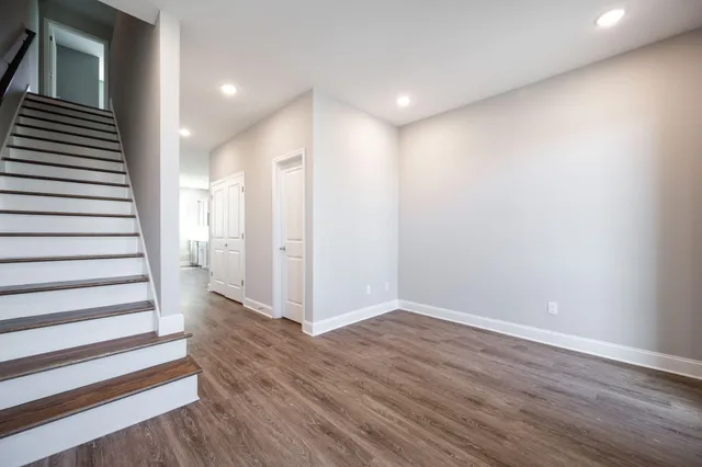 $2,095 | 2360 East 18th Street, Chattanooga, TN 37404