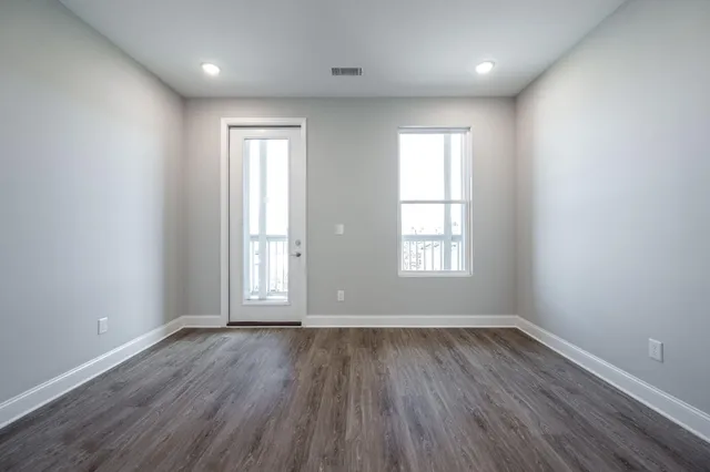 $2,095 | 2360 East 18th Street, Chattanooga, TN 37404