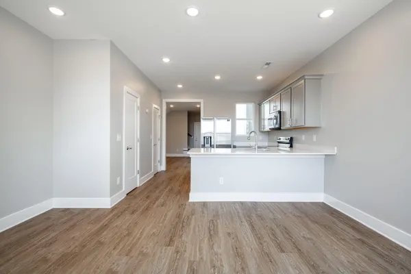 $2,095 | 2360 East 18th Street, Chattanooga, TN 37404