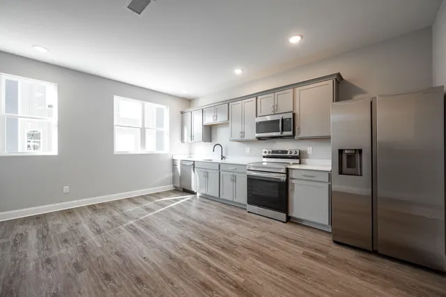 $2,095 | 2360 East 18th Street, Chattanooga, TN 37404