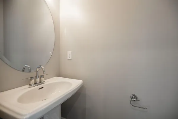 $2,095 | 2360 East 18th Street, Chattanooga, TN 37404