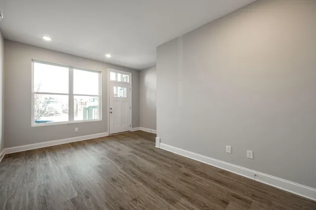 $2,095 | 2360 East 18th Street, Chattanooga, TN 37404