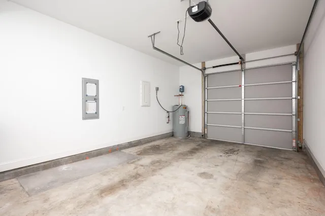 $2,095 | 2360 East 18th Street, Chattanooga, TN 37404